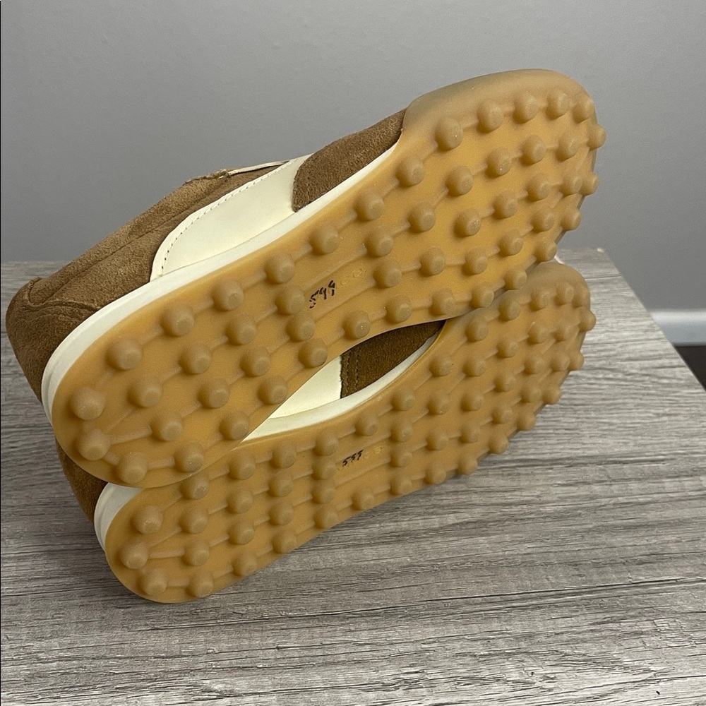 Vince Woman’s Suede & Leather Low-Top Sneakers – Size 5.5 Taupe/Cream - Picture 5 of 8